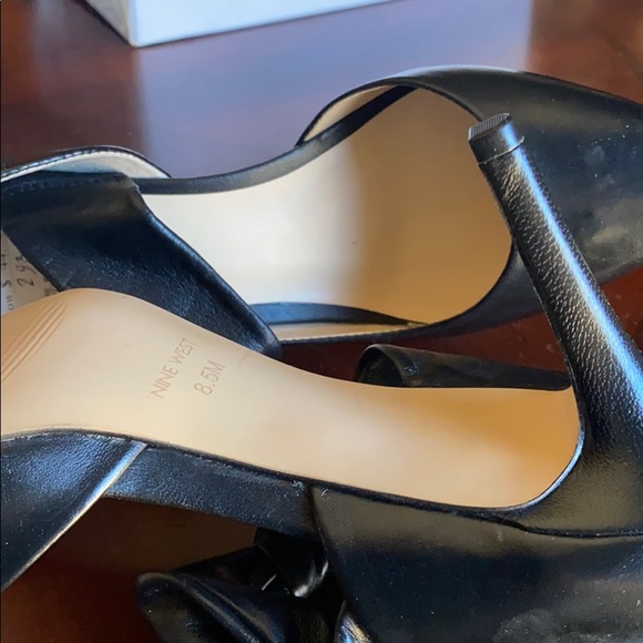 Shoes - Picture 5 of 6